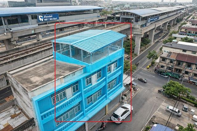 อาคารพาณิชย์ 4 ชั้น 2 คูหา 3 นอน 3 น้ำ ใกล้ MRTมีนบุรี 800 ม. และ MRTเศรษฐบุตรบำเพ็ญ 1