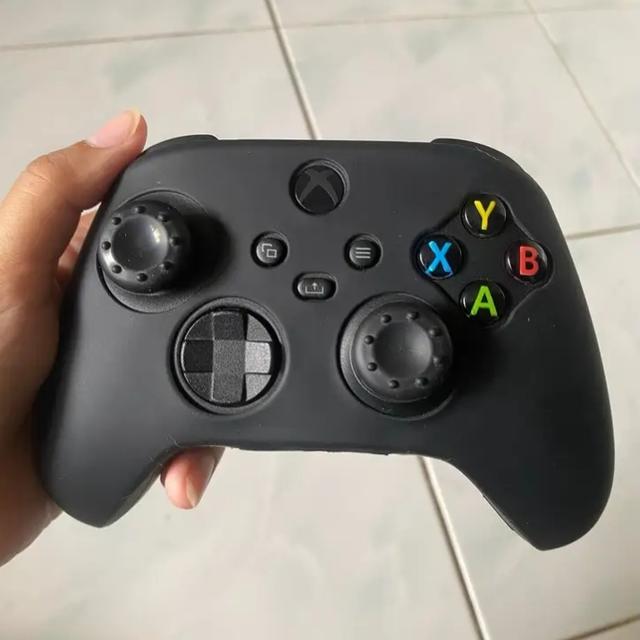 ขายเครื่องเล่นเกม Xbox สีดำล้วน