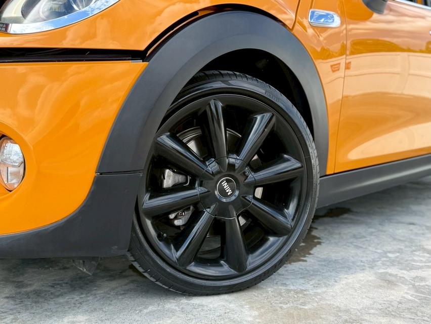 2015 Mini COOPER S, 2.0 F55 S 5-Door Hatchback สีเหลืองสวยจัด สีเหลืองยอดนิยม รูปที่ 13