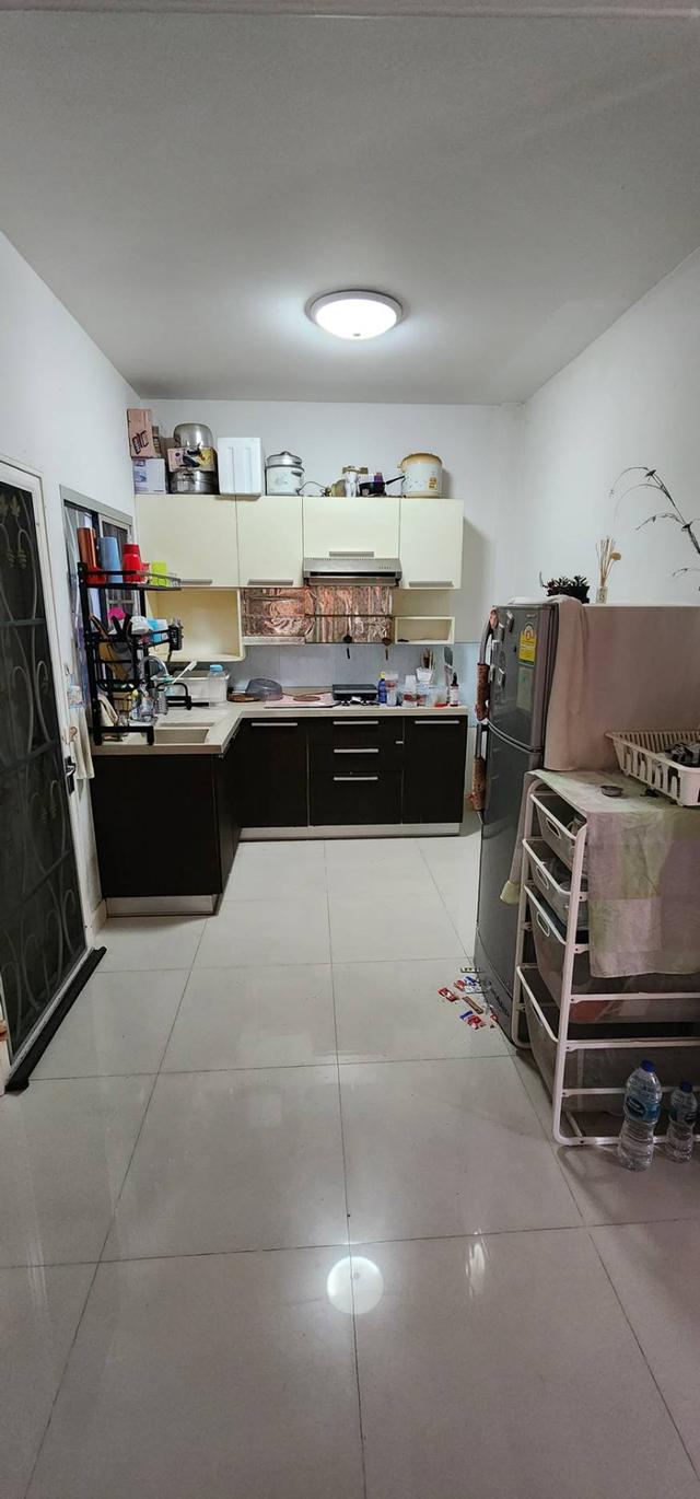 ขายถูก ต่ำกว่าราคาประเมิน ทาวน์โฮม 2 ชั้น หมู่บ้าน วิสต้า อเวนิว ซ.เพชรเกษม 81 4