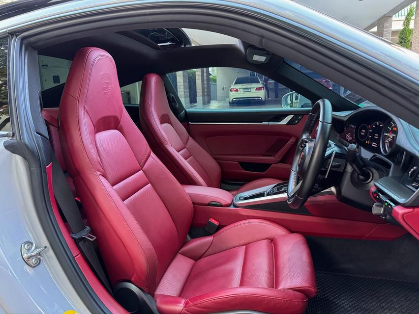 Porsche 911 Carrera S (992) Top 9