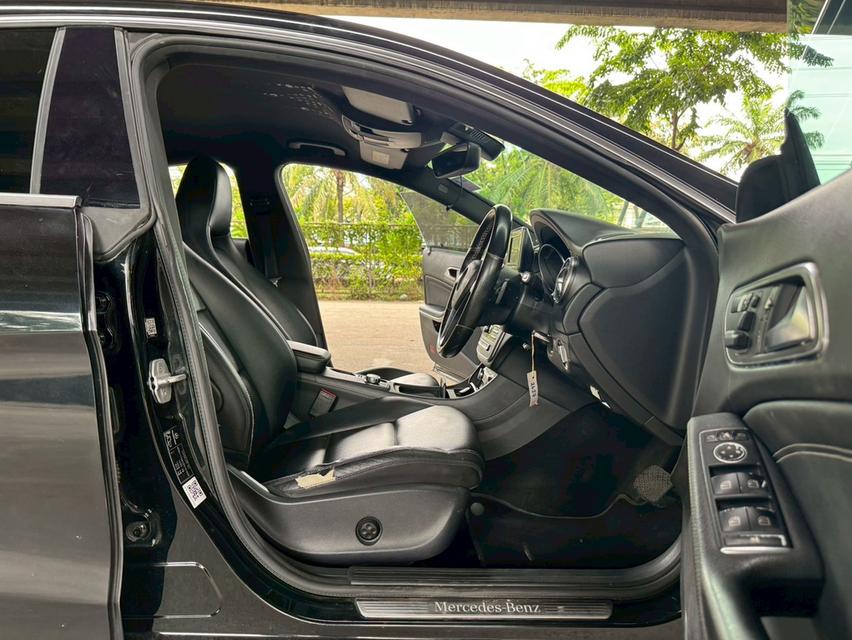 ขายด่วน! Mercedes-Benz CLA 180 W117 AT ปี 2016 รถสวยมือเดียว สภาพดี พร้อมขับทันที! 14