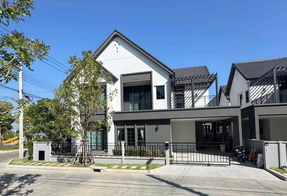 N022  เช่า  ขาย หมู่บ้าน Centro  บางนาเฟส 2  แปลงมุม ติดสวน บ้านสวยมาก