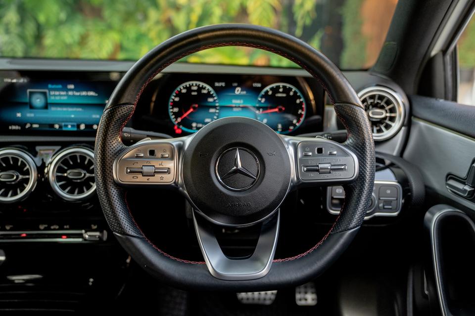 Mercedes-Benz A200 AMG Dynamic ปี 2021 ⭐️𝐀𝟐𝟎𝟎 𝐀𝐌𝐆 ใหม่เอี่ยม เหมือนแกะกล่อง ใหม่วิ่งน้อย 32,xxx km. เท่านั้น👍🏼✨ 4