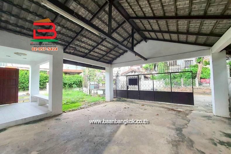 บ้านเดี่ยว หมู่บ้าน เลิศอุบล กม.6 (ซ.รามอินทรา 65 แยก 2-4) เนื้อที่ 74.4 ตรว. ถนนรามอินทรา แขวงท่าแร้ง เขตบางเขน กรุงเทพมหานคร