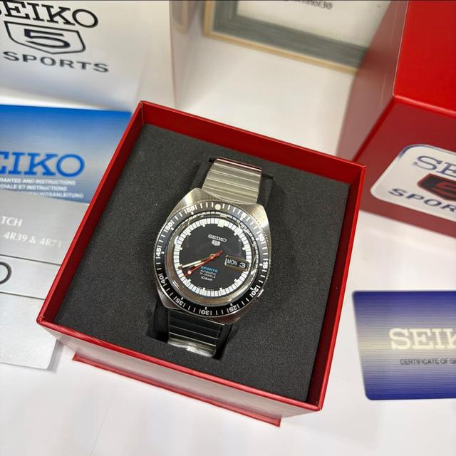 Seiko 5 Sports Limited UltraSeven 55th Anniversary limited รูปย่อยที่ 2
