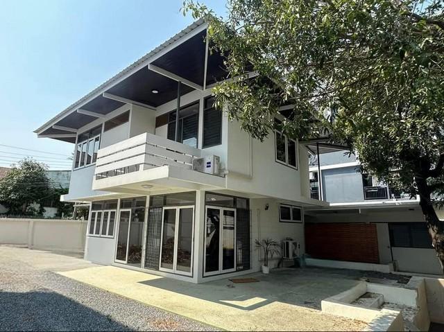 รหัสC6803 ให้เช่าบ้านเดี่ยว 2ชั้น ย่านถนนสุขุมวิท ใกล้ BTS บางจาก เดินทางสะดวกใกล้ทางด่วน