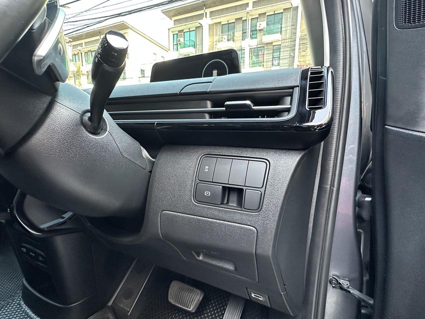 รถตู้ 11 ที่นั่ง HYUNDAI STARIA 2.2 SEL จดทะเบียนปี2022 ฝาท้ายไฟฟ้า บันไดข้างพับเก็บได้ รูปที่ 8