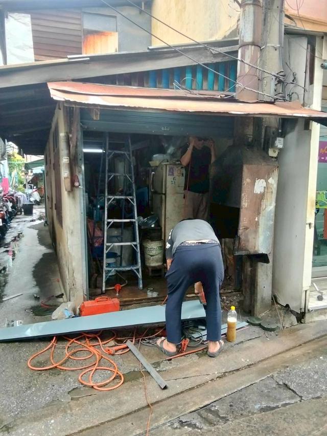 ช่างซ่อมประตูเหล็กงานด่วน รับประกัน5ปี พร้อมรับประกันหลังทำพร้อมรับประกันหลังทำเสร็จถ้าเปิดปิดไม่เบาไม่ลื่นทางช่างไม่คิดค่าบริการ สนใจติด089-7628307