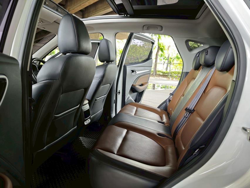 ขายรถ MG ZS 1.5X sunroof ปี 2022 สีขาว เกียร์ออโต้ 12