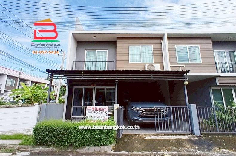 ทาวน์เฮาส์ หลังมุม หมู่บ้าน เดอะคัลเลอร์ส รังสิต-ลำลูกกา คลอง 4 เนื้อที่ 33.8 ตรว. ถ.รังสิต-นครนายก ต.ลาดสวาย อ.ลำลูกกา จ.ปทุมธานี 1