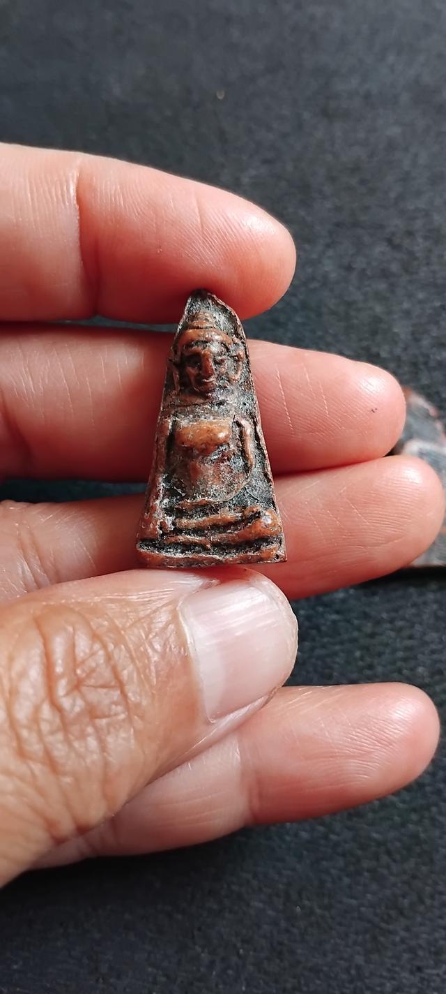 พระกรุผงสุพรรณ องค์ละ 650