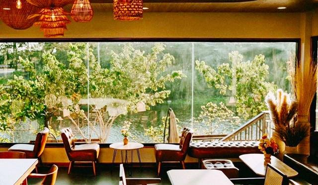 ทำร้านอาหาร วิวแม่น้ำ บางปะหัน อยุธยา ให้เช่าที่ดินถมแล้ว ทำโฮมสเตย์ ลานกางเต๊นท์ ริมตลิ่งคาเฟ่ ที่ดิน 2.5 ไร่ 4000ตรม.  2