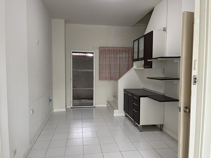 บ้าน-อาคารพาณิชย์, ทาวน์โฮม มีดาดฟ้า 5