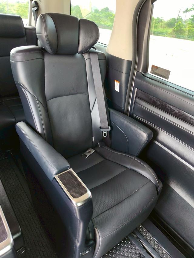 TOYOTA VELLFIRE 2.5V 2018 10
