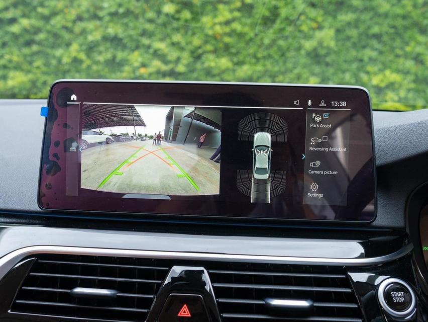 BMW 530E 2.0 ELITE G30 LCI 2023ซีดานผู้บริหาร Plug-in Hybrid ชาร์จไฟได้ รูปที่ 13