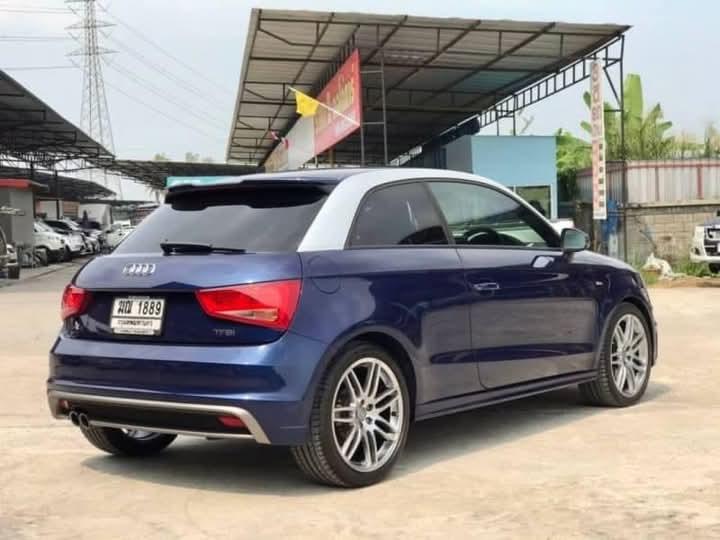 Audi A1 สีน้ำเงิน 2