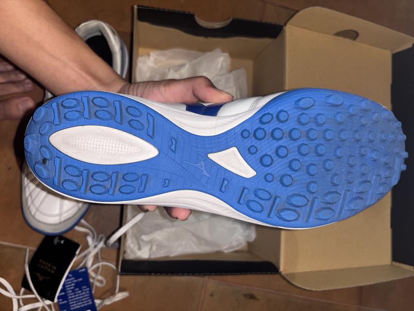 Mizuno Morelia sala japan TF (ร้อยปุ่ม) ไซส์270cm สภาพน้องๆมือ ของใหม่ ราคา 3500 ราคาต่อได้ 10