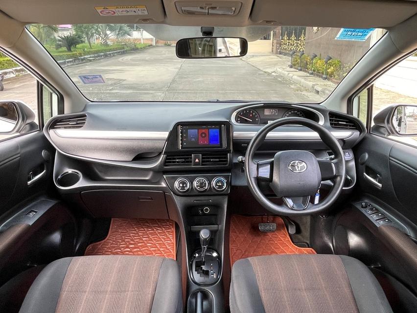 TOYOTA SIENTA 1.5 G ปี 2017  AUTO 7 SPEED สภาพนางฟ้า 7