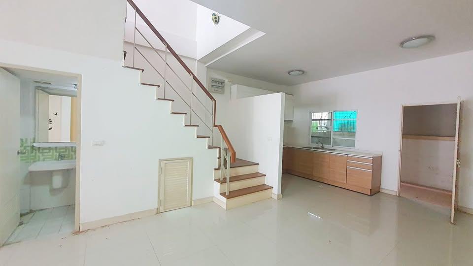 ทาวน์โฮมส์ธนาภิรมย์ ศรีนครินท์ ใกล้โลตัสศรีนครินทร์ 5
