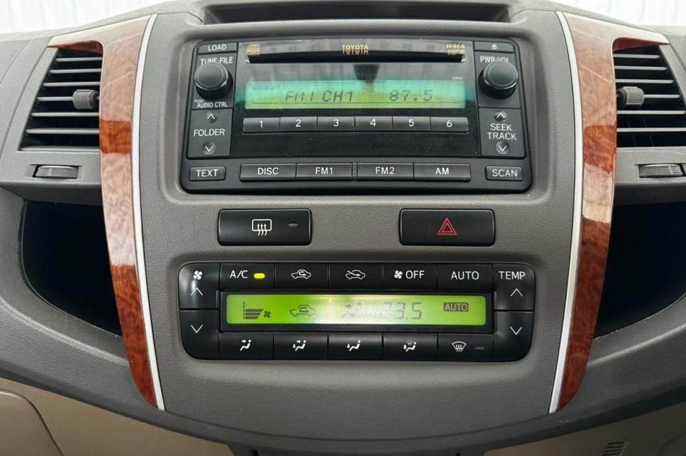 Toyota Fortuner 3.0V 4WD ดีเซล เกียร์ออโต้  ปี2010 14