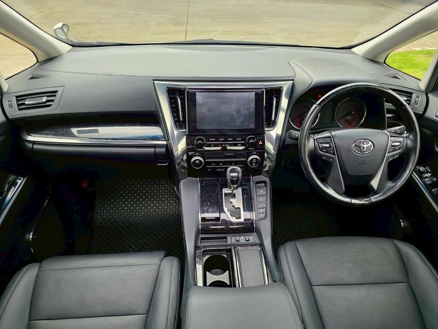 Toyota ALPHARD 2.5SC PACKAGE สีขาว ปี 2024 ไมล์ 36,000 กม. 10