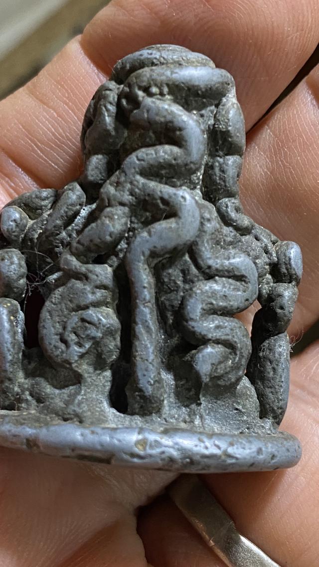 พระปิดตายันต์ยุ่ง เนื้อชินผสม รูปที่ 2