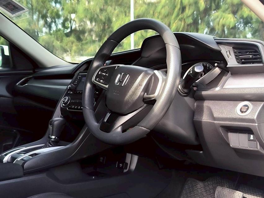 Honda Civic FC 1.8 E ปี2017 9