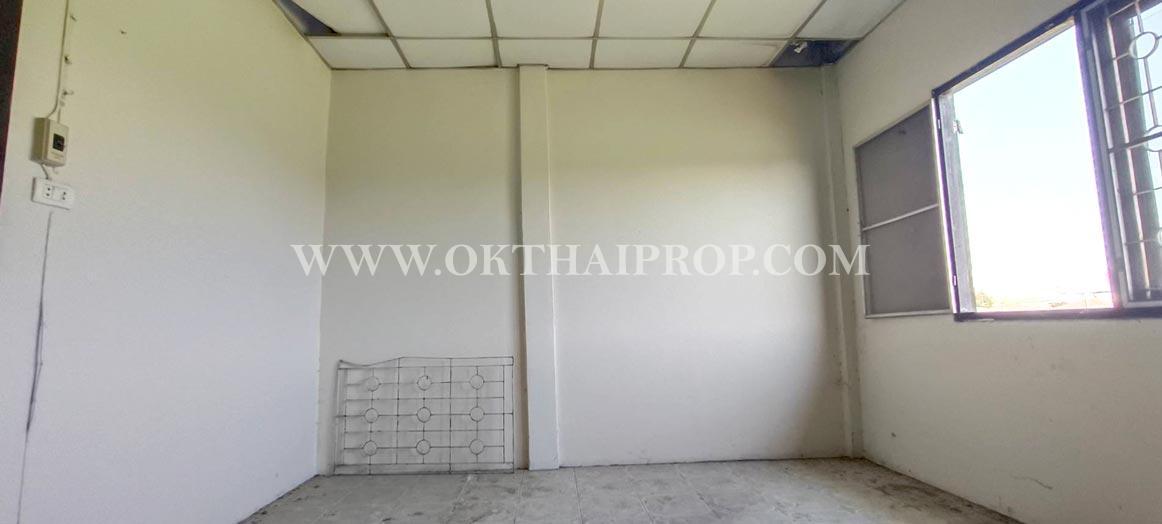 ทาวน์เฮ้าส์ หมู่บ้าน นครทองปาร์ควิว 1 ถนนบางกรวย-ไทรน้อย 7