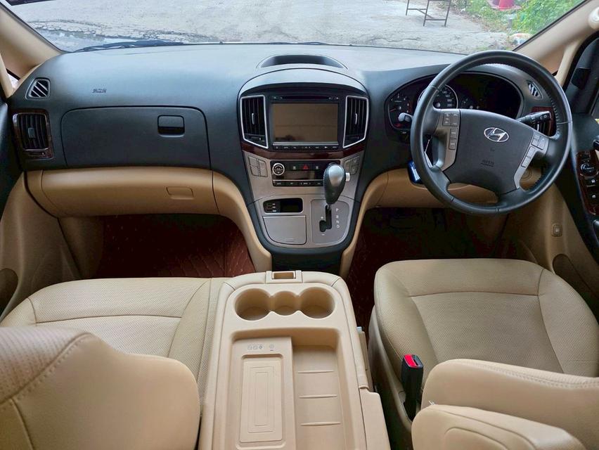 Hyundai H1 2.5 Grand Strarex vip ปี 2020 สีขาว รูปที่ 10