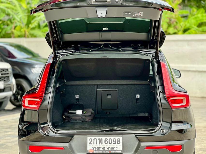 ปี 2021 VOLVO XC40 Recharge T5 Inscriptionโฉม ปี18-ปัจจุบัน (จดทะเบียน2022)สีดำ ตัวท็อป 17