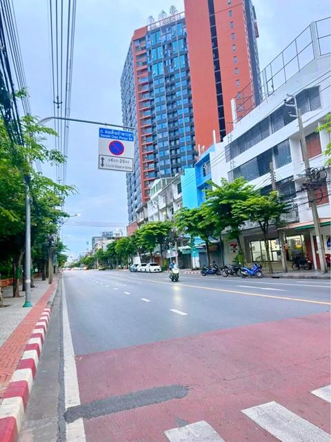 BTSเจริญนคร ไอคอนสยาม 445ม. ให้เช่าตึกแถว 3 ชั้น 18 ตร.วา. 220 ตร.ม. วงเวียนใหญ่ 1.5 กม. ทำนวด สปา ขายยา คาเฟ่ 2 นอน 2 น 6