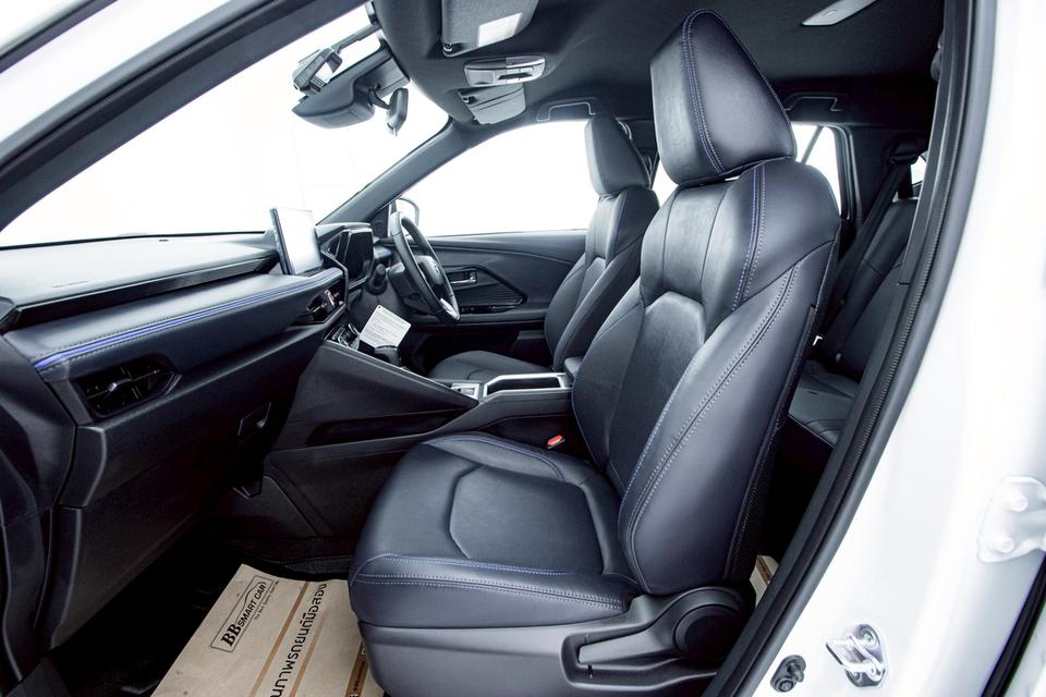 TOYOTA YARIS CROSS 1.5 HEV PREMIUM 2025  14