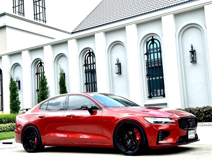 🚘 VOLVO S60 T8 R-DESIGN AWD