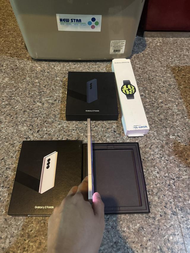 ขายๆๆๆถูกSamsungFold6สีใหม่หายาก Pink Shadow 256กิ๊กมีกล่องอีมี่ตรงสูนTrueสภาพสวยการใช้งานดีเยี่ยมทุกๆฟังชั่นเครื่องรีสโตได้ตลอดไม่มีติดแอคเค้าใดๆคับ รูปที่ 5