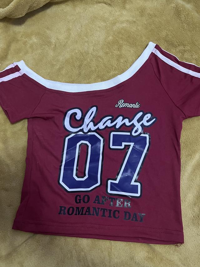 เสื้อปาดไหล่เอียงข้าง