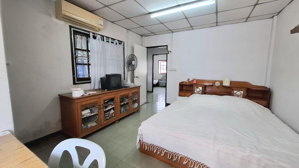 ขาย ทาวน์โฮม บ้านบัวทอง 1 ติด MRT คลองบางใผ่ 2หลังเจาะทะลุ เหมาะกับ ครอบครัวใหญ่ หรือ ทำสำนักงาน ถนนกาญจนาภิเษก 1