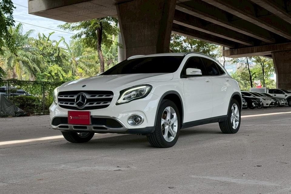 Mercedes-Benz GLA200 1.6 W156 Urban SUV AT ปี 2019 2