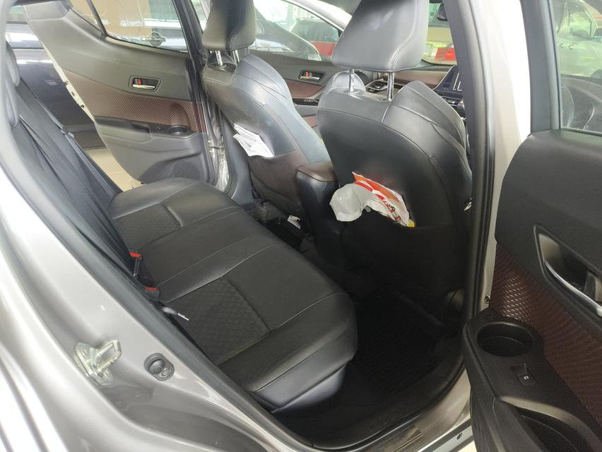 Toyota CHR 1.8 ไฮบริด HV-Hi ปี 2019 รุ่นท๊อป รถคุณหมอใช้เองเข้าศูนย์ตลอด ตรวจสอบประวัติได้ รูปที่ 13