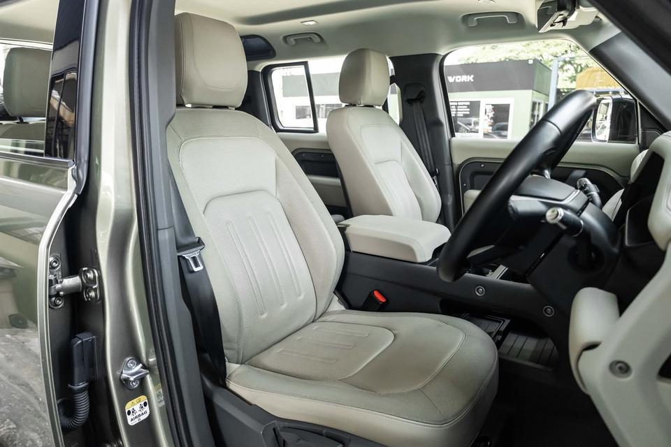 Land Rover Defender 110 2.0 D240 S Diesel 5