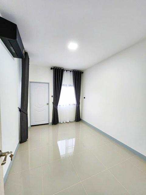 MRT ศรีด่าน 900 ม. 4 นอน แจส เออเบิร์น ศรีนครินทร์ 1 กม.ให้เช่าบ้านเดี่ยว บ้านใหม่ 2 ชั้น พร้อมเฟอร์ฯ 2