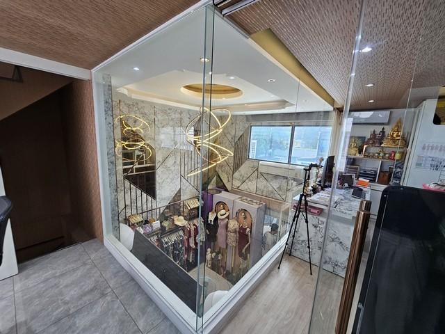 PP466 ขายโฮมออฟฟิศ 3.5 ชั้น โครงการ ดิสทริค เอกมัย-รามอินทรา DISTRICT Ekkamai-Ramintra ซอยรามอินทรา 40 บ้านสวย เหมาะซื้ออยู่อาศัยทำออฟฟิศ ไลฟ์สด ขายขอ 15