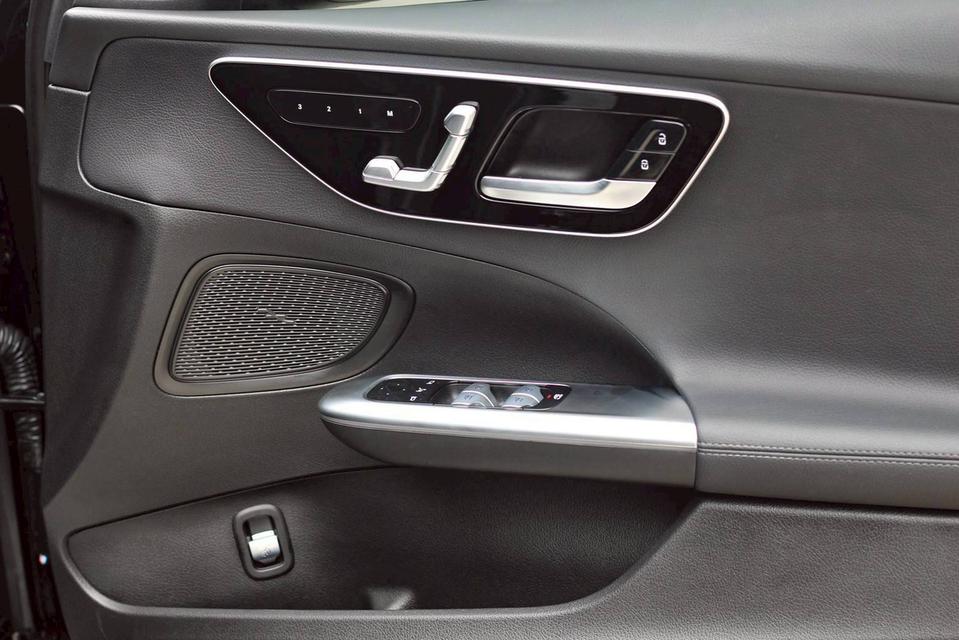 Mercedes-Benz C220d Avantgarde (W206) 2022 รถประวัติดี สวยไร้ตำหนิ 12