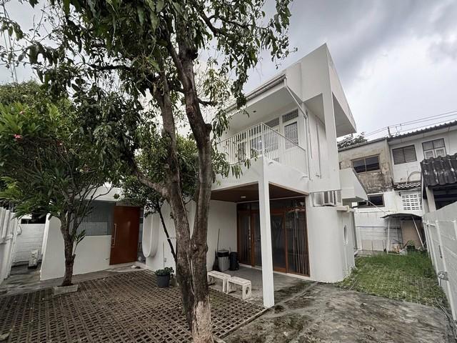 ขายบ้านเดี่ยว 2 ชั้น 88 ตรว. หมู่บ้านอมรพันธ์ 9 ซอยลาดพร้าว-วังหิน 74 เสนานิคม รีโนเวทด้วยทีมสถาปนิกแนวหน้า พร้อมอยู่อาศ 2