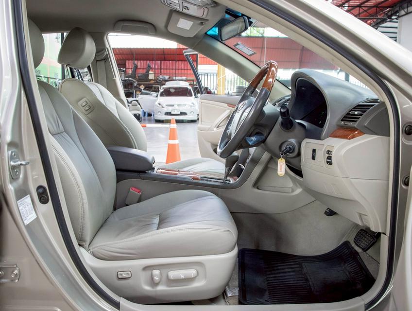 TOYOTA CAMRY 2.0 G ปี 2010 10