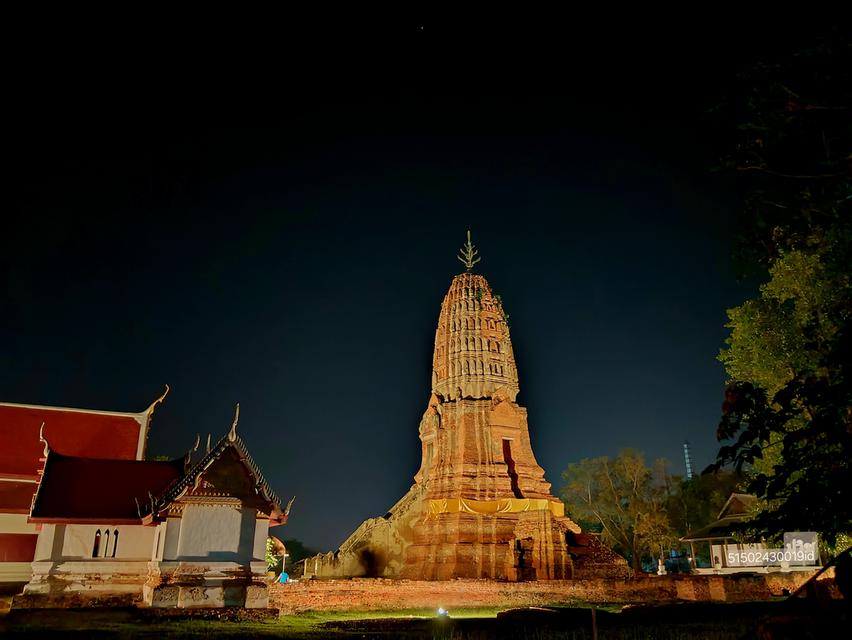 ประมูลภาพถ่ายศิลปินปวิช เปิดที่30บาทเวลานี้  แอดไลน์51502430019id