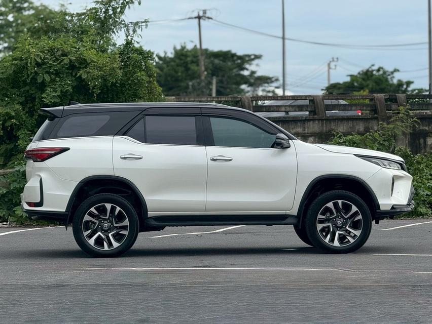 TOYOTA FORTUNER Wagon 4dr Legender 7st Auto 6sp RWD 2.8DCT 2WD Y2022 2