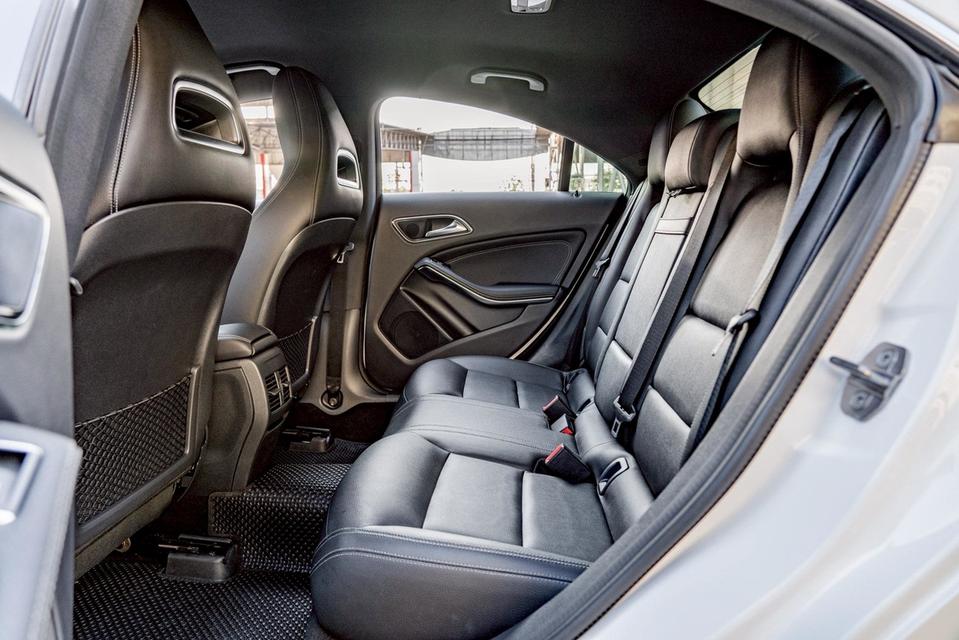 รหัสรถ NP7848 BENZ CLA200 URBAN FACELIFT 2018 17