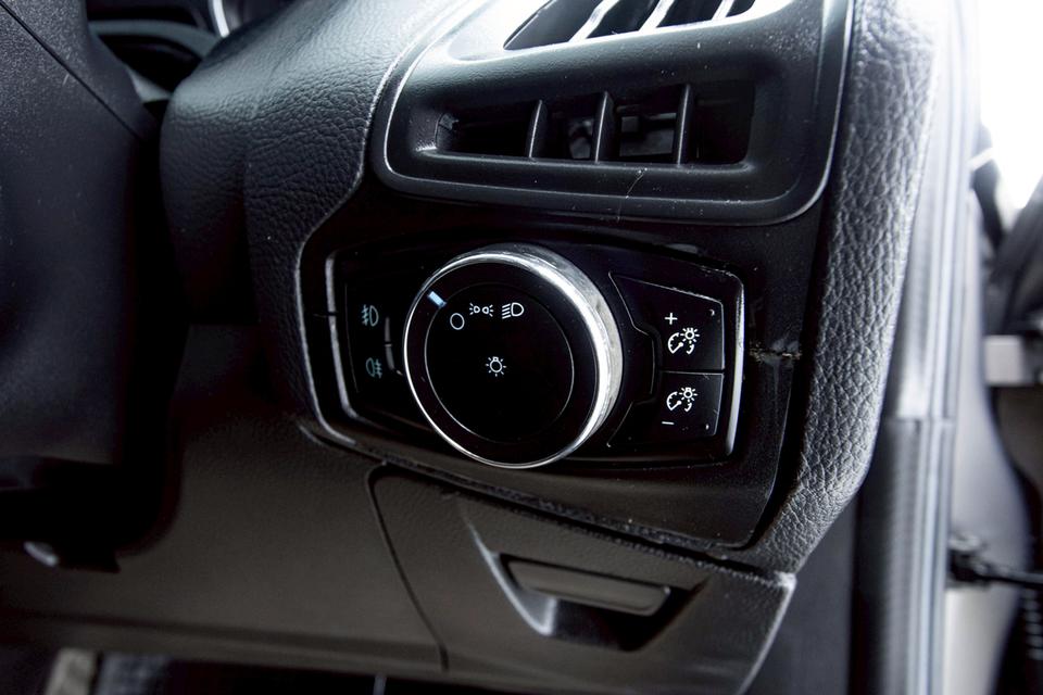 FORD FOCUS 1.6 SPORT TREND 5DR 2014 19