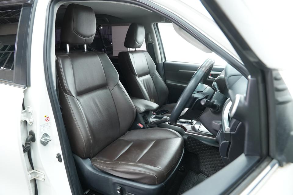 2015 TOYOTA FORTUNER 2.7 V 2WD SUV สีขาว เครื่องยนต์เบนซิน เลขไมล์ 102204 กม. 13